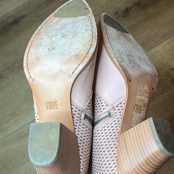 Frye Jennifer Blush Pink Perforated Booties Size 8.5 - Picture 6 of 10